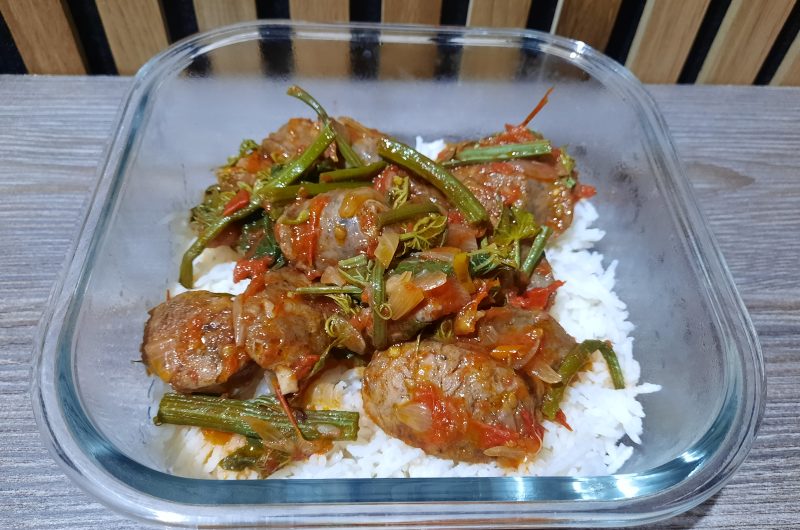 Saucisses aux brèdes chouchou : Recette Créole de la Réunion